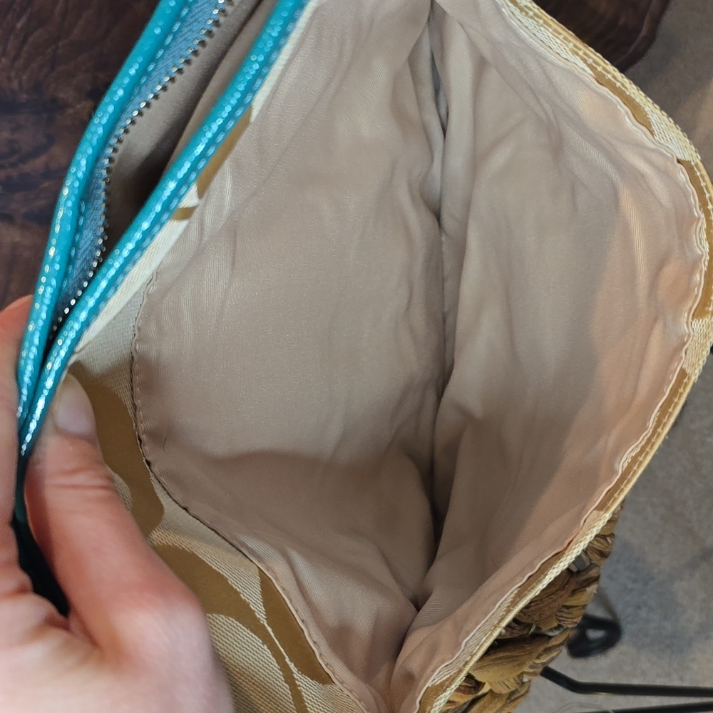 Coach Crossbody purse - Picture 4 of 6